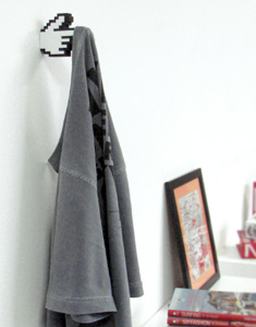 8bit-hanger-tshirt