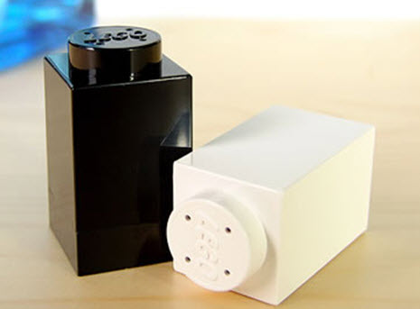 http://www.geekbecois.com/wp-content/uploads/2010/12/lego_saltpeper.jpg